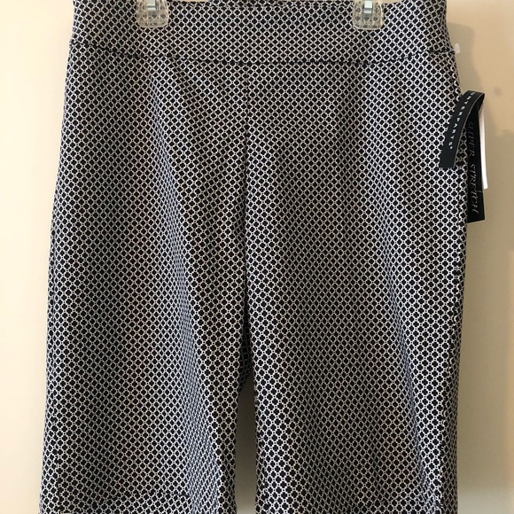 Ladies dressy shorts - Picture 8 of 8